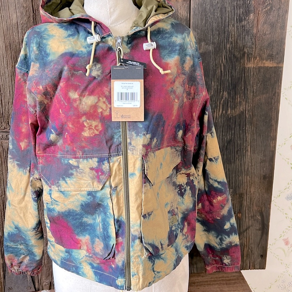 North Face Women’s Rip Stop Full Zip hooded windbreaker. NWT. Medium